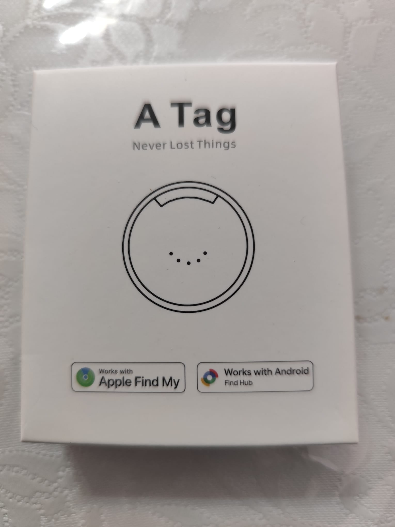 Montre connectée pour enfant Kidcare-Watch LocaTag avec écran et bracelet coloré, adaptée pour suivre la localisation.